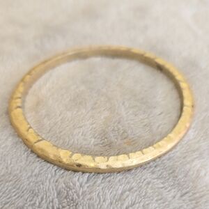 #028 Vintage Gold Tone Bangle Bracelet